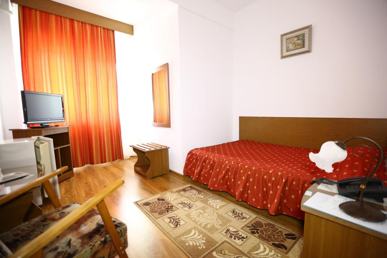Hotel Moldova Bîrlad Kültér fotó