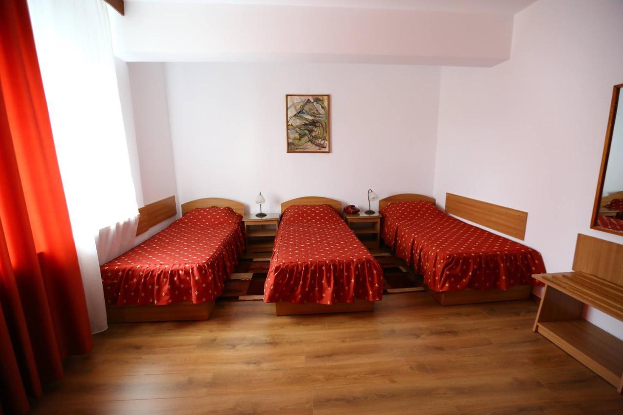 Hotel Moldova Bîrlad Kültér fotó
