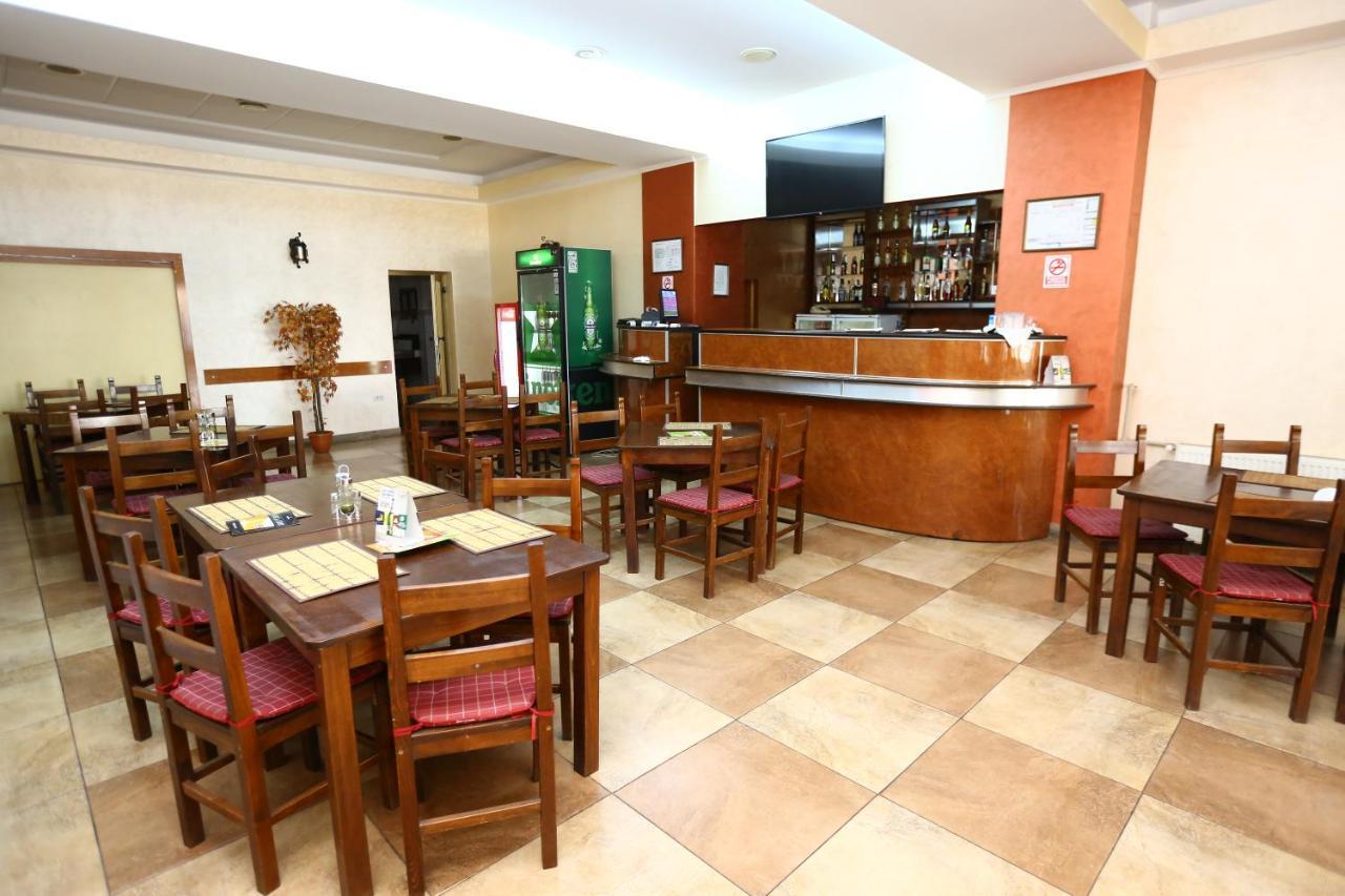 Hotel Moldova Bîrlad Kültér fotó