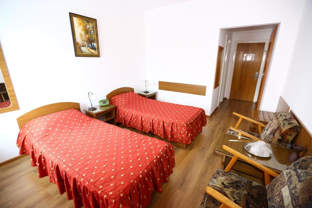 Hotel Moldova Bîrlad Kültér fotó